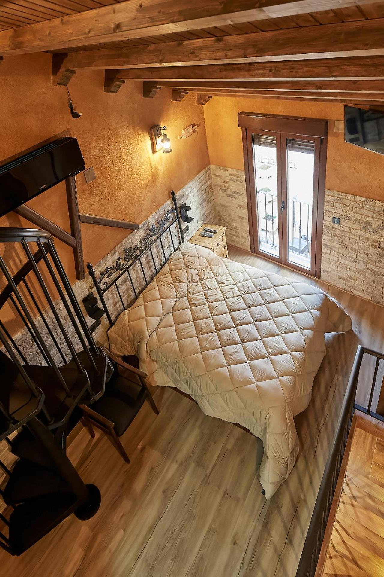 Apartamento Divino Morales Пласенсія Екстер'єр фото
